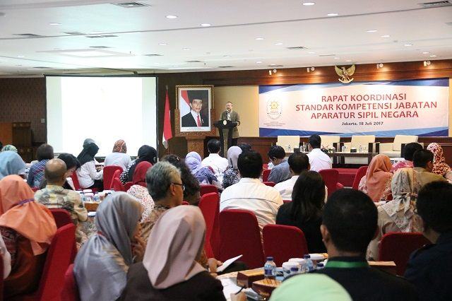 Foto: Deputi SDM Aparatur Kementerian PANRB Setiawan Wangsaatmadja dalam Rakor Penyusunan Pedoman Standar Kompetensi ASN, di Kantor Kementerian PANRB, Selasa (18/7).