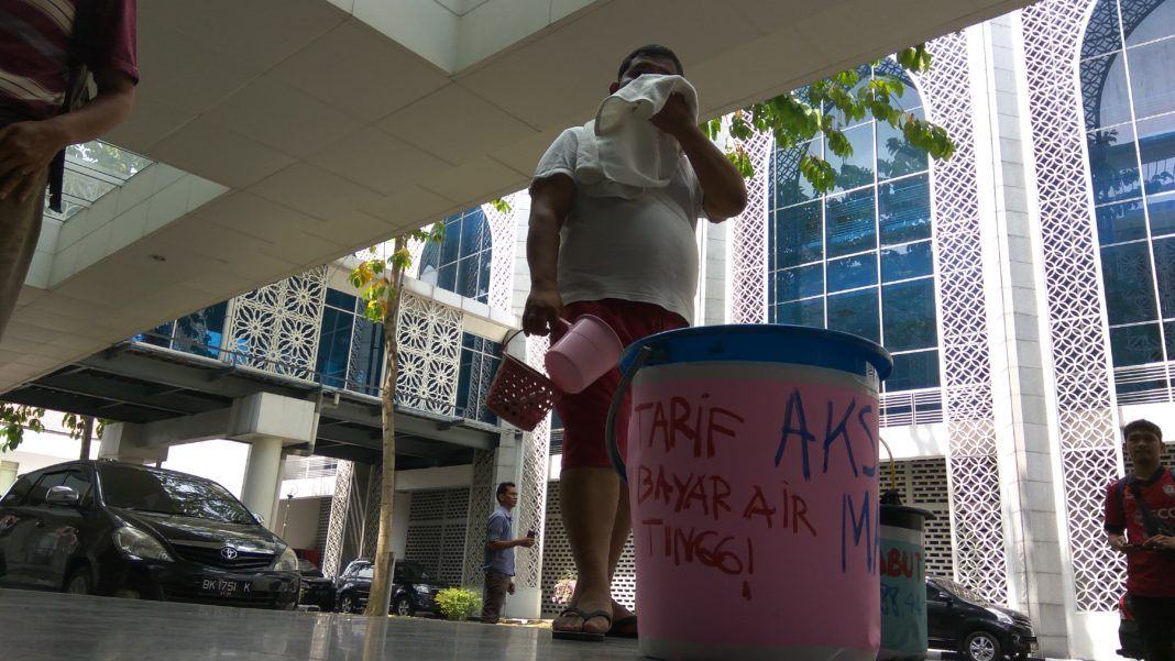 Tarif Air Naik Saharuddin