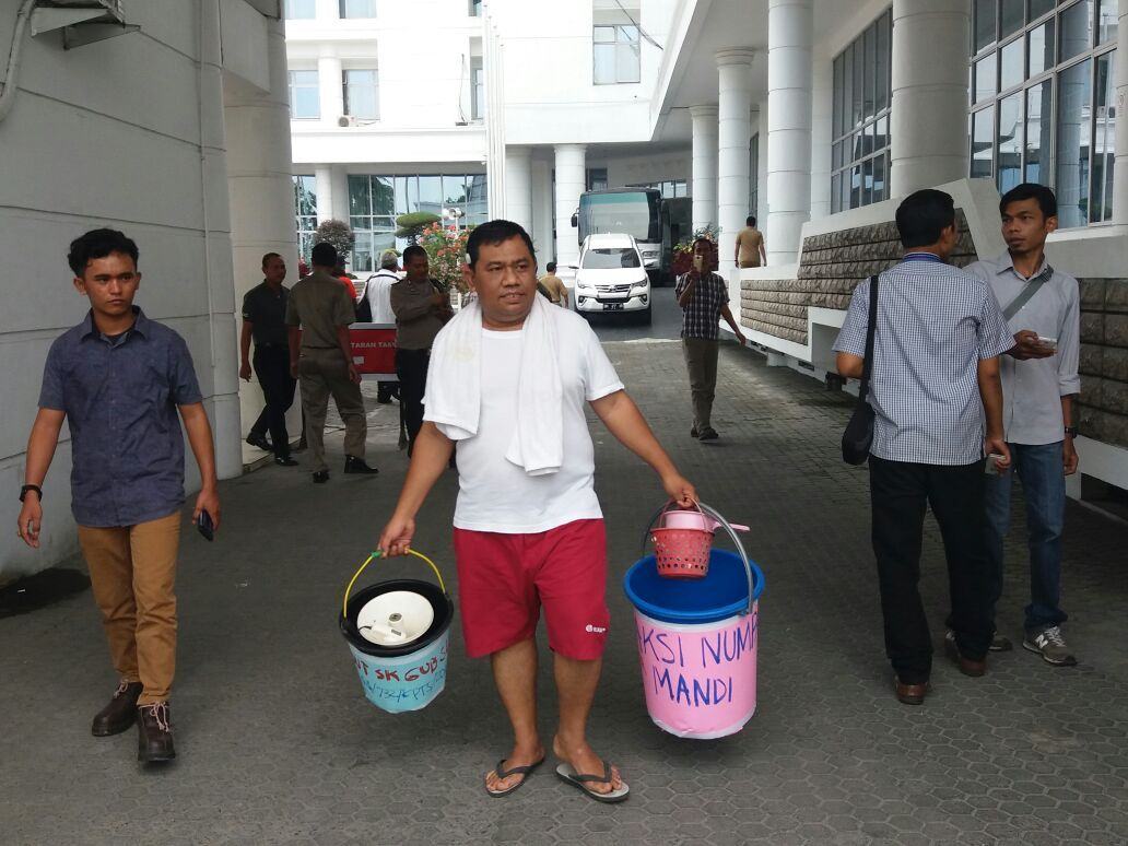 Tarif Air Naik