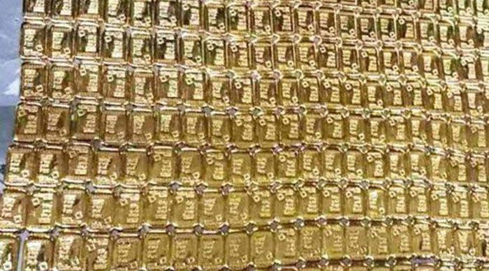 Foto: Emas batangan yang disita di Bangladesh. (Bangladesh Customs)