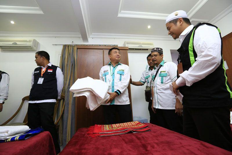 Foto: Kepala Daerah Kerja Makkah Nasrullah Jasam saat meninjau Hotel Casablanka Plaza410 , Sabtu (5/8)
