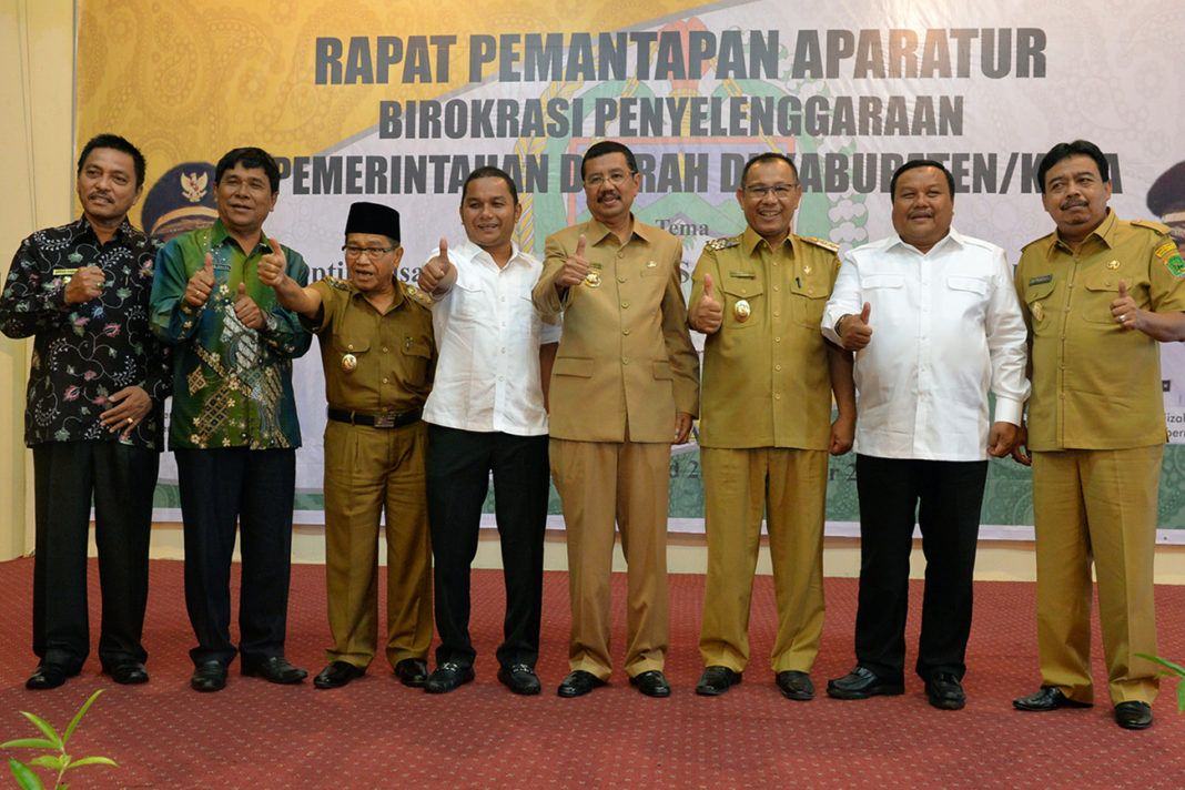 Bupati dan Wali Kota