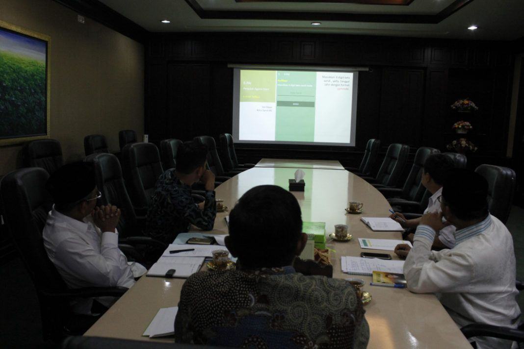 Foto: Dirjen Bimas Islam Presentasi E-PAI di hadapan Menag