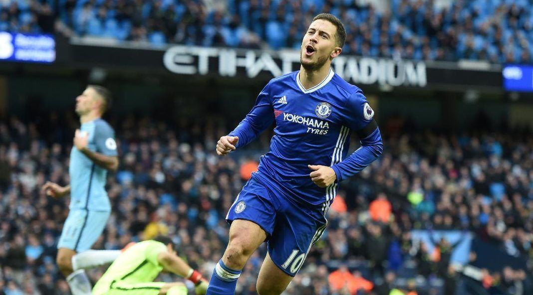 Gelandang Chelsea, Eden Hazard, membuka peluang untuk membela Real Madrid. (AFP/Paul Ellis)