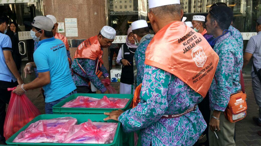 Foto: Layanan katering regular bagi jemaah haji di Makkah.