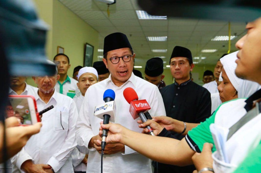 Foto: Menteri Agama Lukman Hakim Saifuddin beri keterangan pers usai gelar Doa Bersama untuk Rohingya di Daker Makkah, Minggu (3/9).