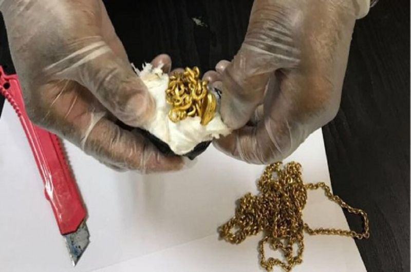 Perhiasan emas yang disita otoritas Sri Lanka. (Foto: AFP/SRI LANKA CUSTOMS)