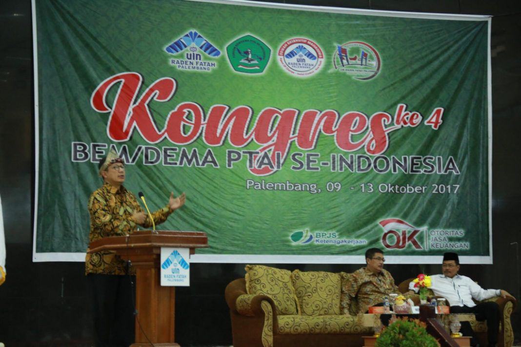 Foto: Menag Lukman Hakim Saifuddin beri sambutan pada Kongres ke-4 BEM/DEMA PTAI se-Indonesia, Rabu (11/10).