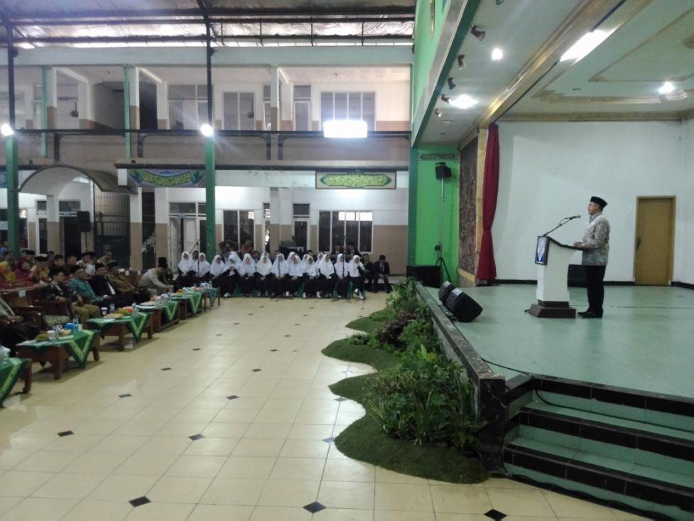 Foto: Menag beri ceramah pada Peringatan Hari Lahir ke-28 Pondok Pesantren Modern dan Launching Sekolah Tinggi Ilmu Tarbiyah (STIT) al-Ihsan.