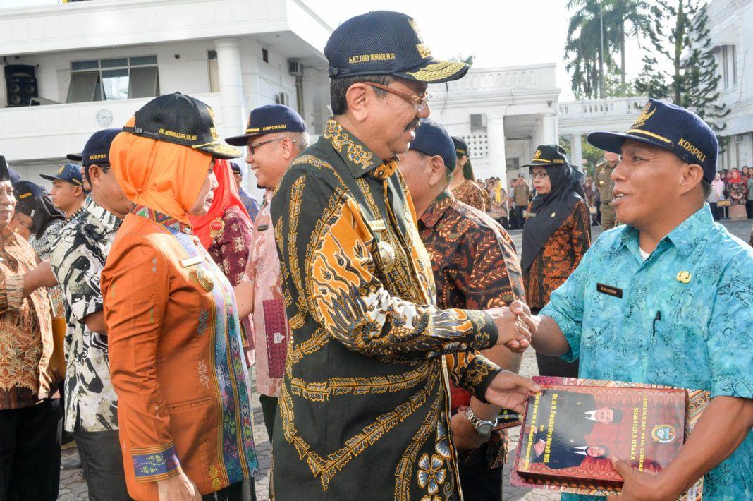 Penghargaan kepada 44 ASN Teladan