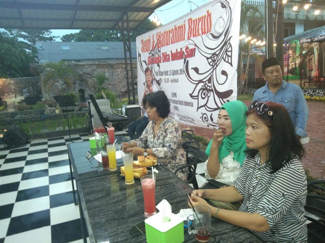 Dita Indah Sari Terima Pengaduan Buruh Sumut Medan