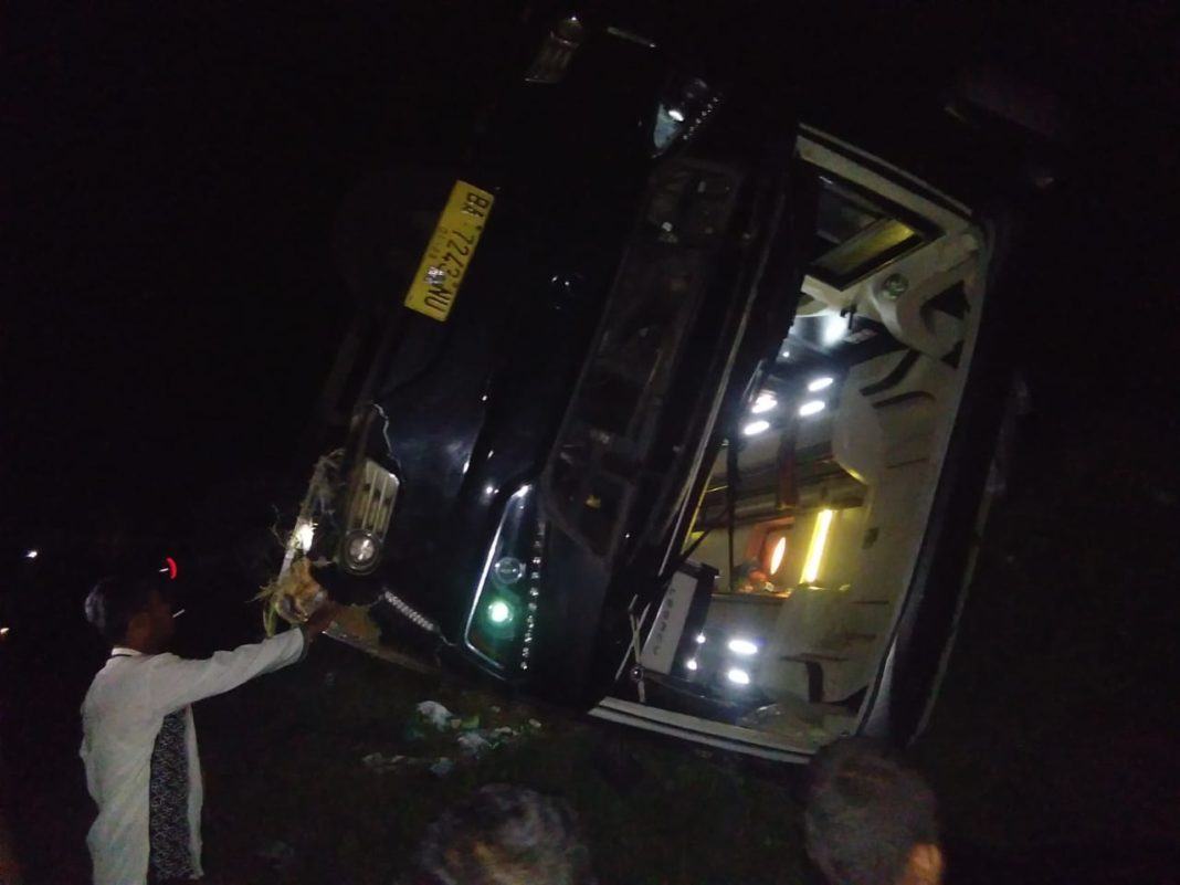 Bus Rombongan Terguling Jalinsum