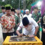Bupati Tapanuli Tengah Salurkan Zakat, Resmikan Masjid dan Buka Puasa Bersama