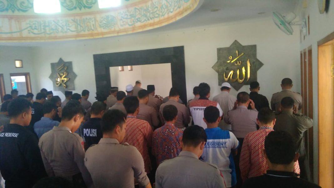 Salat Tarawih Berjamaah