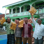 SMK Al-Manar Pamarican Bukber dengan Masyarakat
