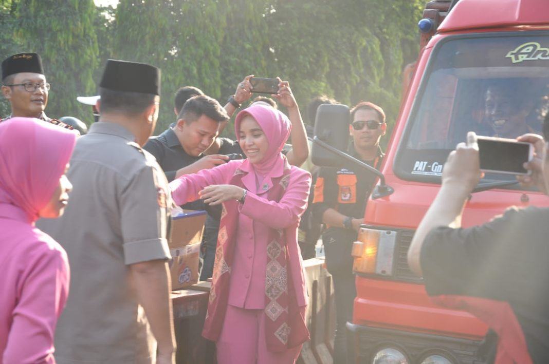 Berbagi Takjil