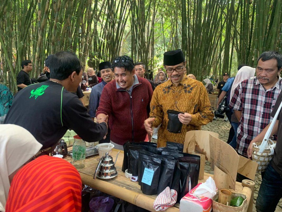 Pasar Papringan Temanggung
