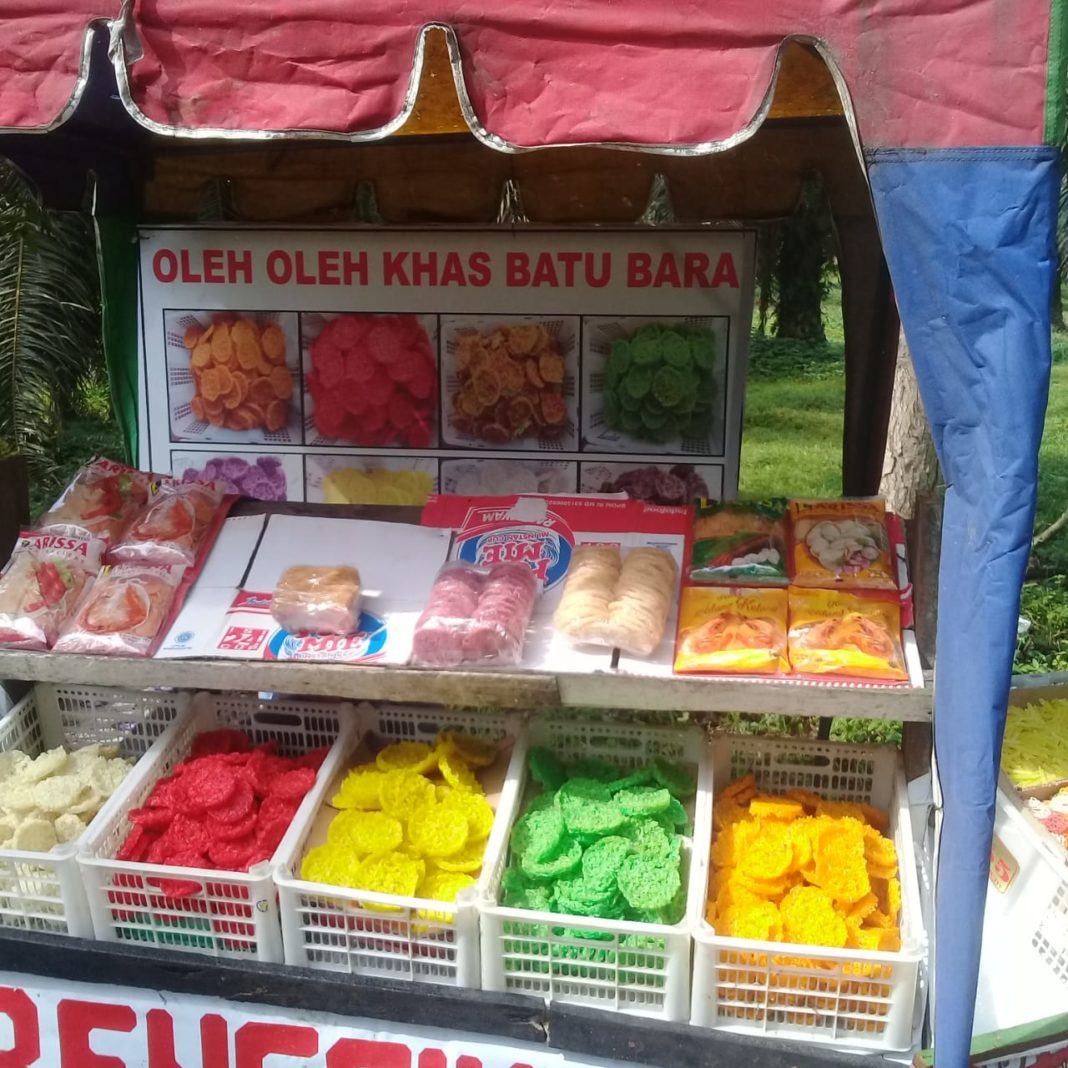 Tokoh Ini Sindir