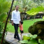 Saat Jan Ethes Diajak Main ke Sawah Sama Presiden Waktu Makan Siang