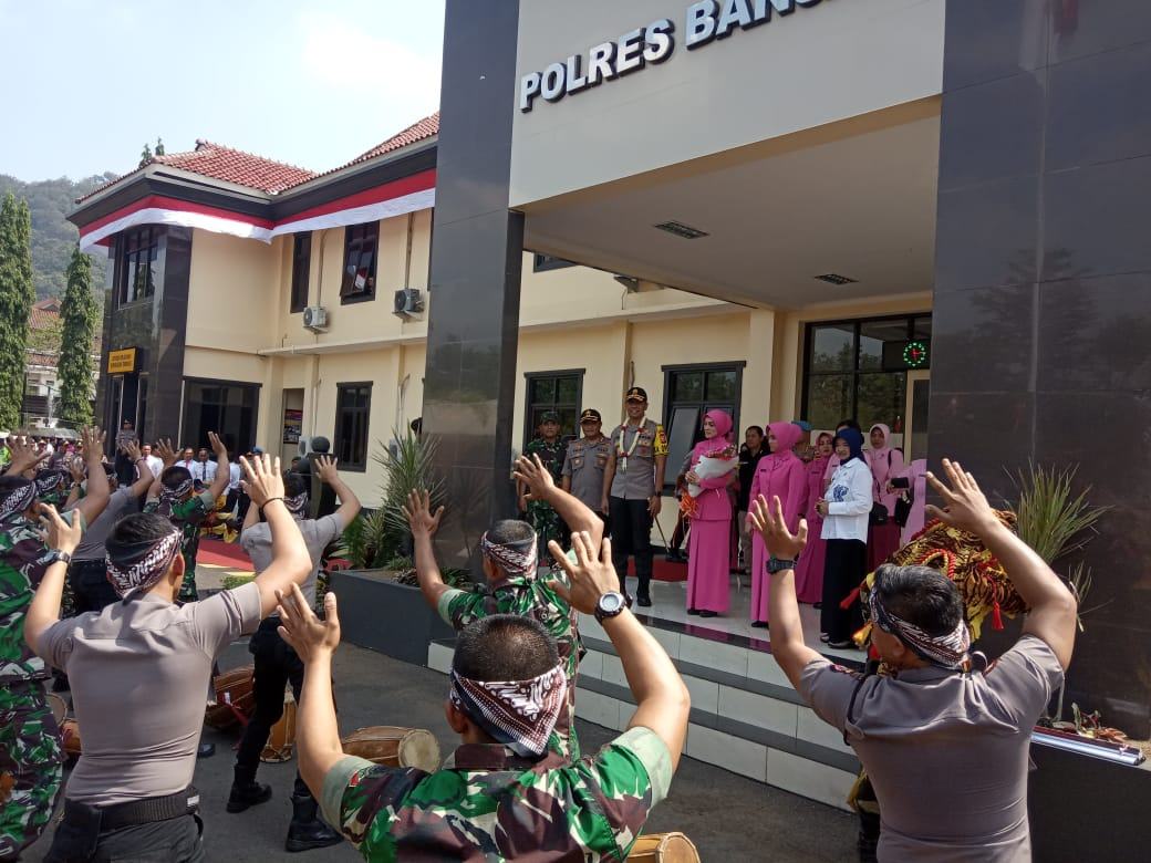 Baru Pertama Kali Datang
