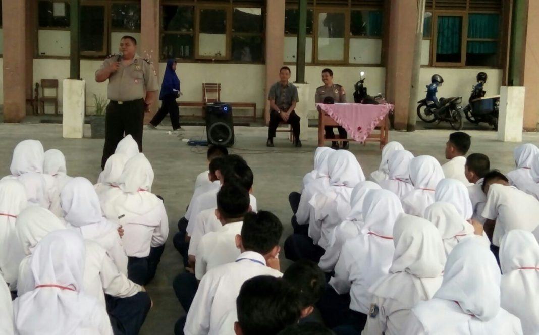 SMKN 1 Banjar, Binmas Berikan Penyuluhan Hukum kepada Siswa