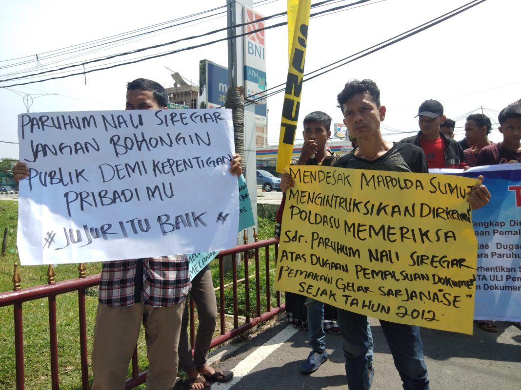 Gelar Demo