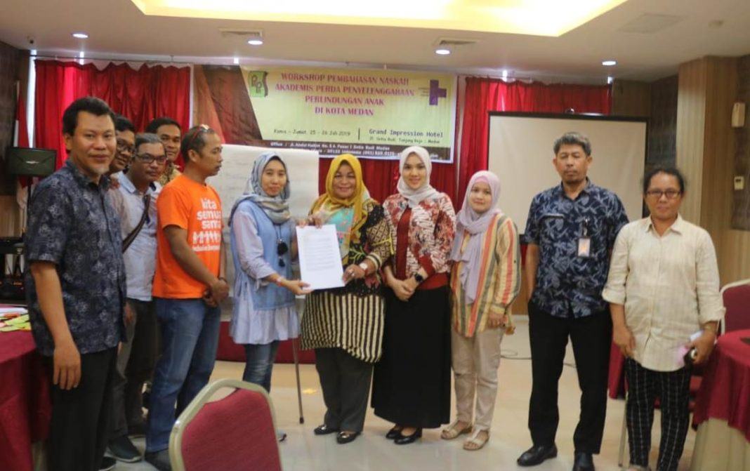 PKPA Serahkan Naskah Perda Perlindungan Anak Kepada Pemko Medan