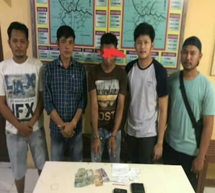Sedang Menunggu Pembeli Judi KIM, Warga Aek Nabara Ditangkap Polisi