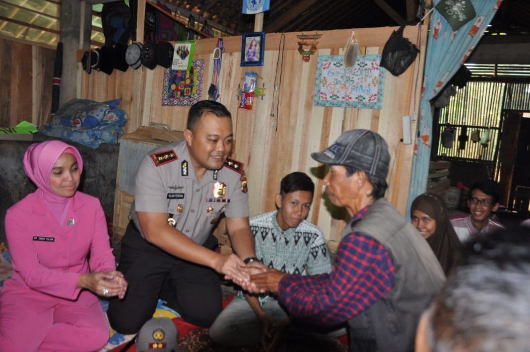 Tinggal di Bekas Kandang Sapi