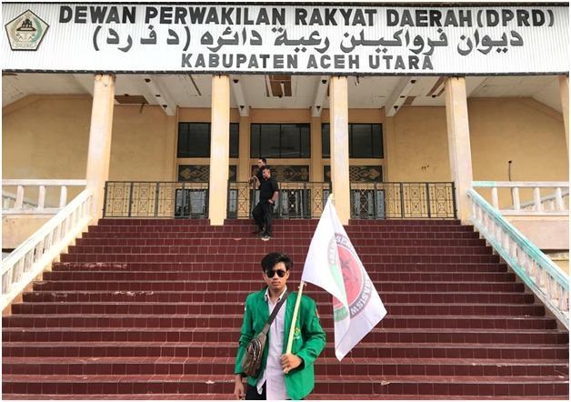 Parkir Tak Disiplin