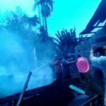 Tiga Rumah Terbakar di Langkat, Anggota TNI Ikut Padamkan Api