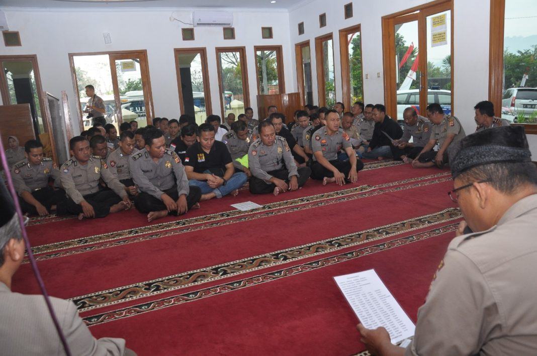 Kapolres Banjar Hadiri Tausiah Rutin di Masjid