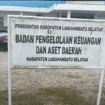 Personel Polda Sumut Menggeledah Kantor BPKAD Labusel dan Labura