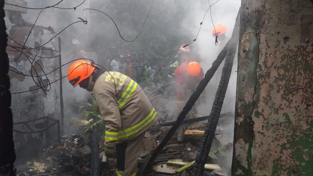Kebakaran Kebun Cengkeh, Warga Setempat Panik