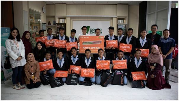 CATCHPLAY Serahkan Donasi ke DD Pendidikan untuk Anak Marginal