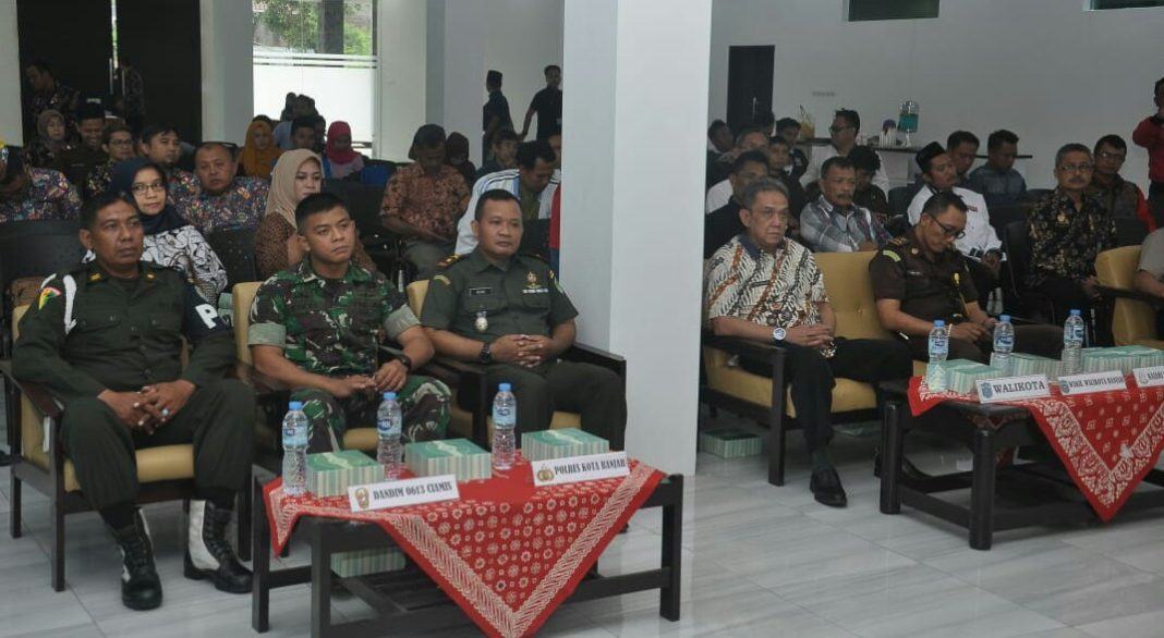 Rapat Pleno Terbuka, Kapolres Banjar Hadiri Penetapan Hasil Pemilu 2019