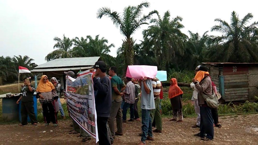  Warga Bilah Hilir, Aksi di PT CSR Negeri Lama
