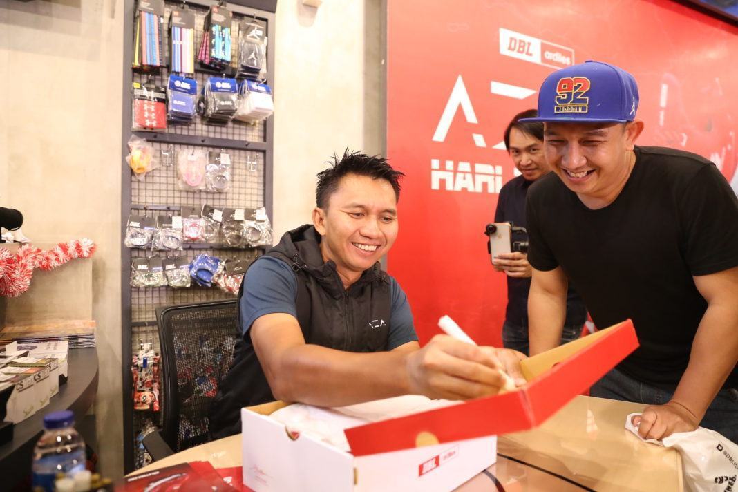 Sembilan Jam Antre Beli Sepatu AZA 6 “Hari Merdeka”