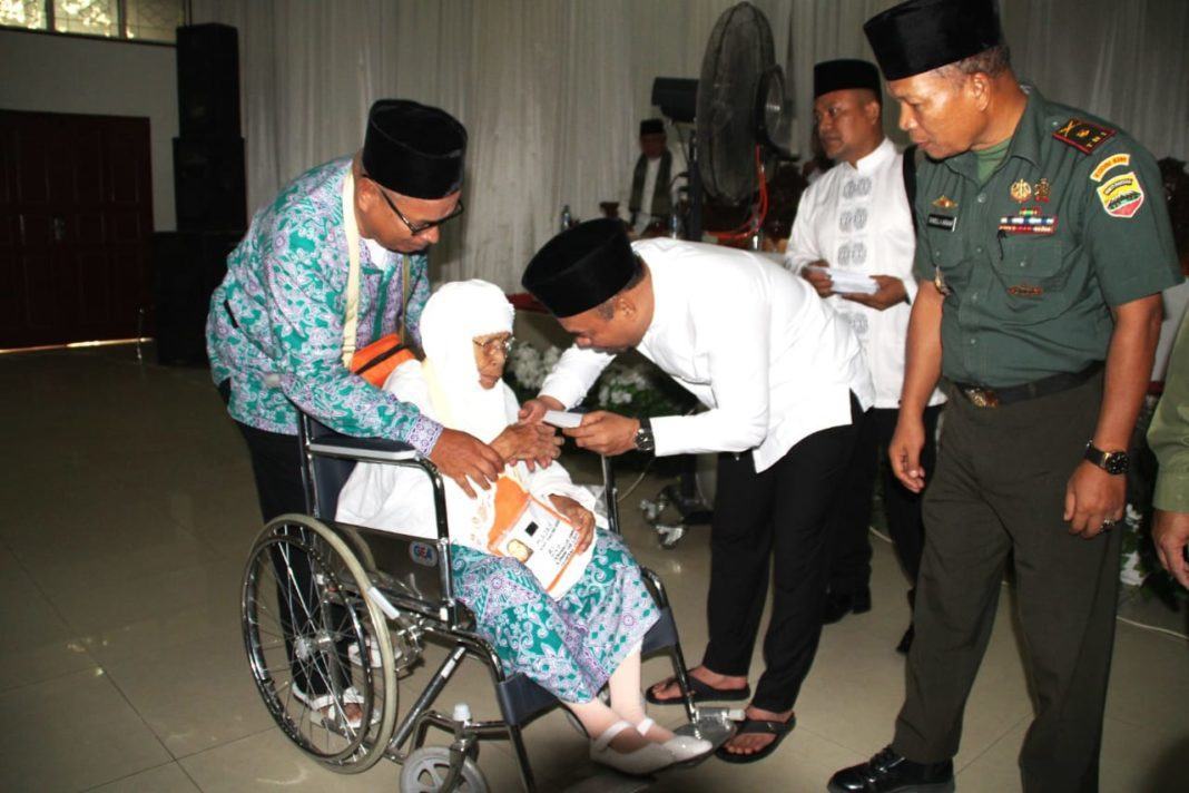 Jamaah Calon Haji Kloter 21, Plt Bupati Labuhanbatu Berangkatkan 53 Orang 