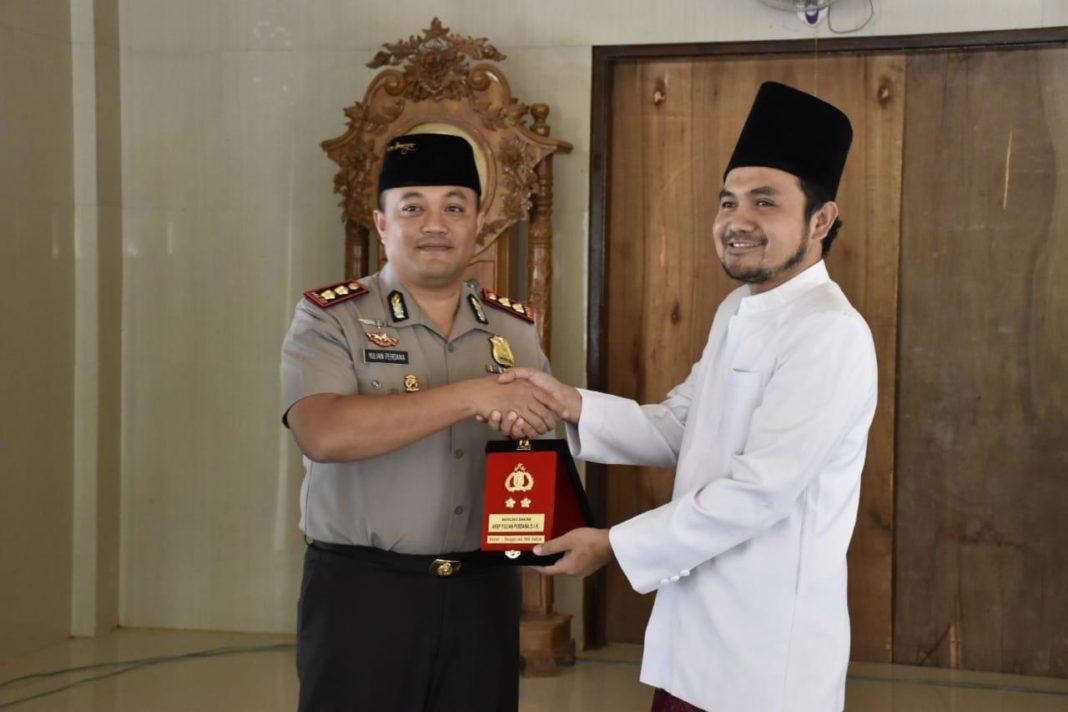 Kapolres Banjar, Silaturahmi ke Pondok Pesantren Assanusiyah