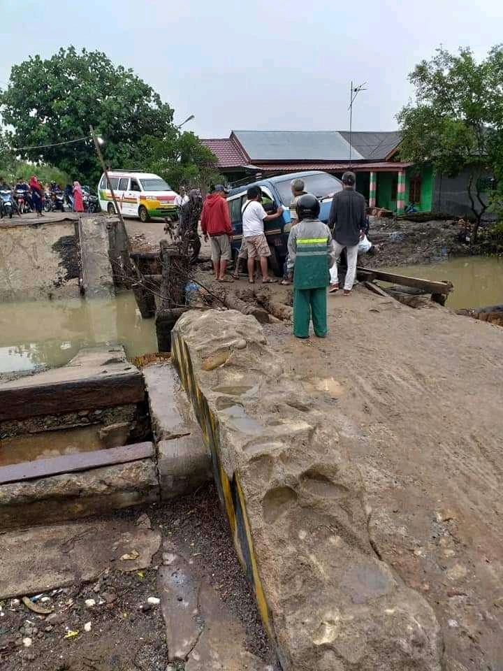Jembatan Pagurawan Hancur, Aktivis Medang Deras Nilai Camat Sudah Kelewatan