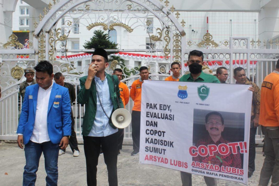 Copot Kadisdik Sumut, Himmah dan PMII Gelar Sejuta Tanda Tangan