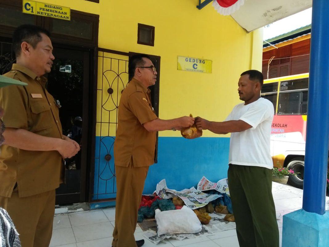 Salurkan 150 Bungkus Daging Kurban