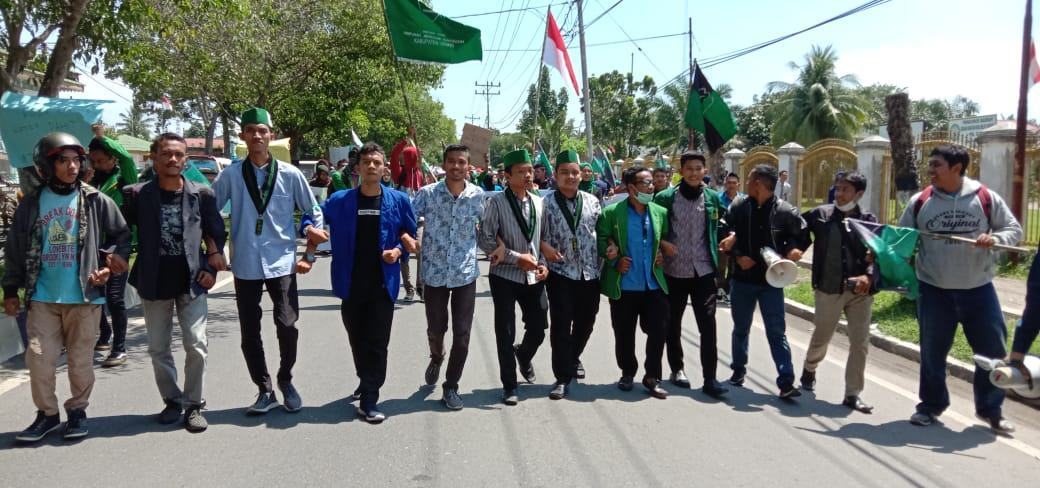 HMI Cabang Langkat, Kadis Pendidikan Temui Mahasiswa di Gedung DPRD