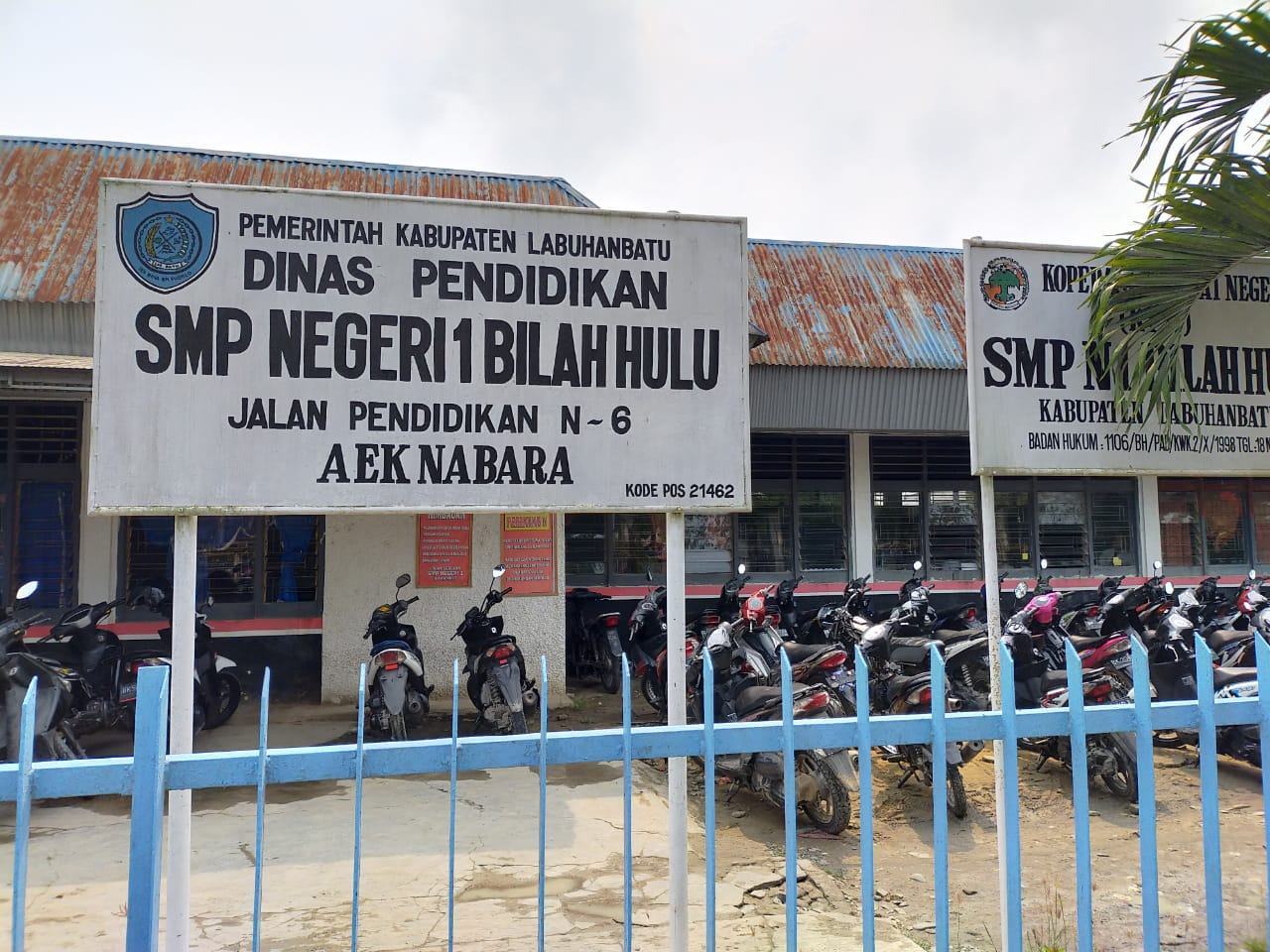 SMP N 1 Bilah Hulu, Kepsek Diduga Tidak Pernah Hadir