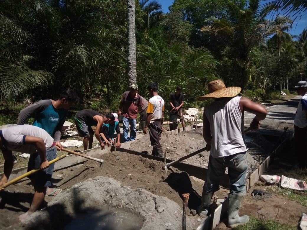 Untuk Meningkatkan Ekonomi, Masyarakat Dukung Pembangunan Di Desa Sibintang
