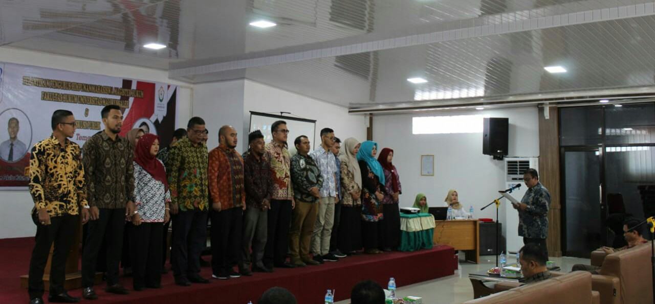 Foto bersama di Pelantikan Himpunan Mahasiswa Magister Hukum Unimal
