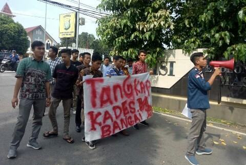 Demo di Polda Sumut, FMPK Sikapi Video Asusila Kades Bangai