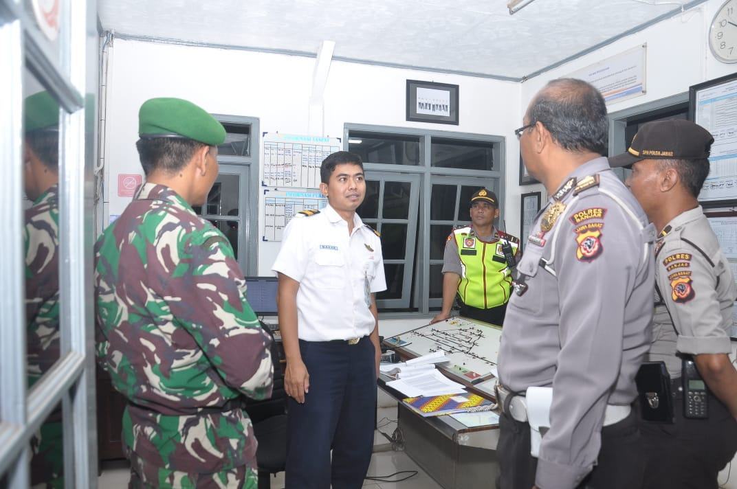 Jelang Pelantikan Presiden, Polri dan TNI Patroli di Obyek Vital