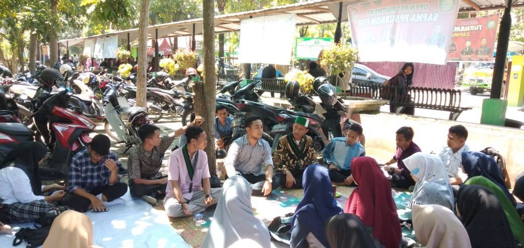 HMI Komisariat FDK UIN-SU, Laksanakan Diskusi Rutin di DPRD